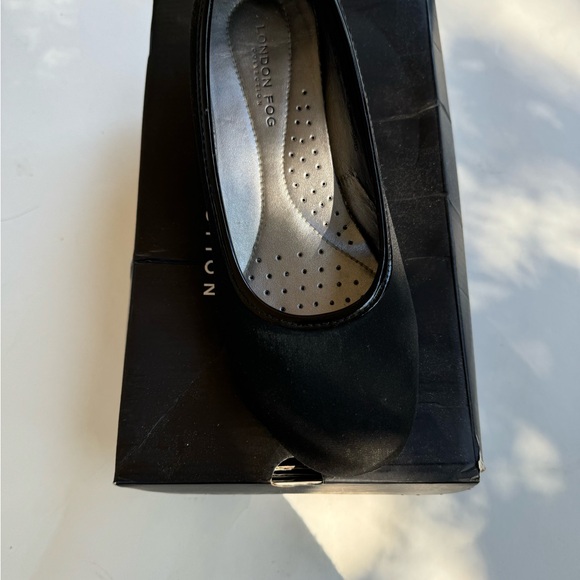 kids shoes gentle used and some new. size 5 and 5 1/2 - Picture 7 of 12